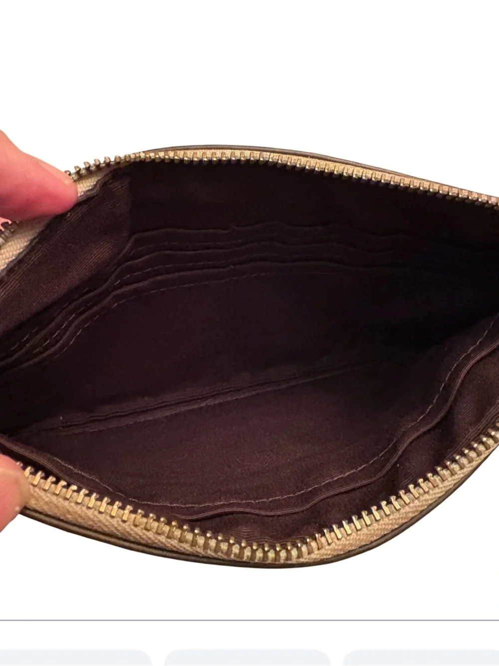 Corner Beige Zip Wristlet